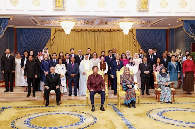 H. E. and Heads Of Diplomatic Missions Meet His Majesty The Sultan Of Brunei Darussalam