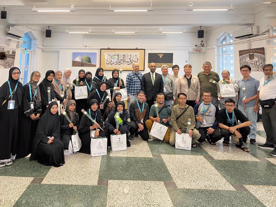 The Saudi Arabian Trade Office in Taipei bid farewell to local Muslim pilgrims at the Taipei Grand Mosque